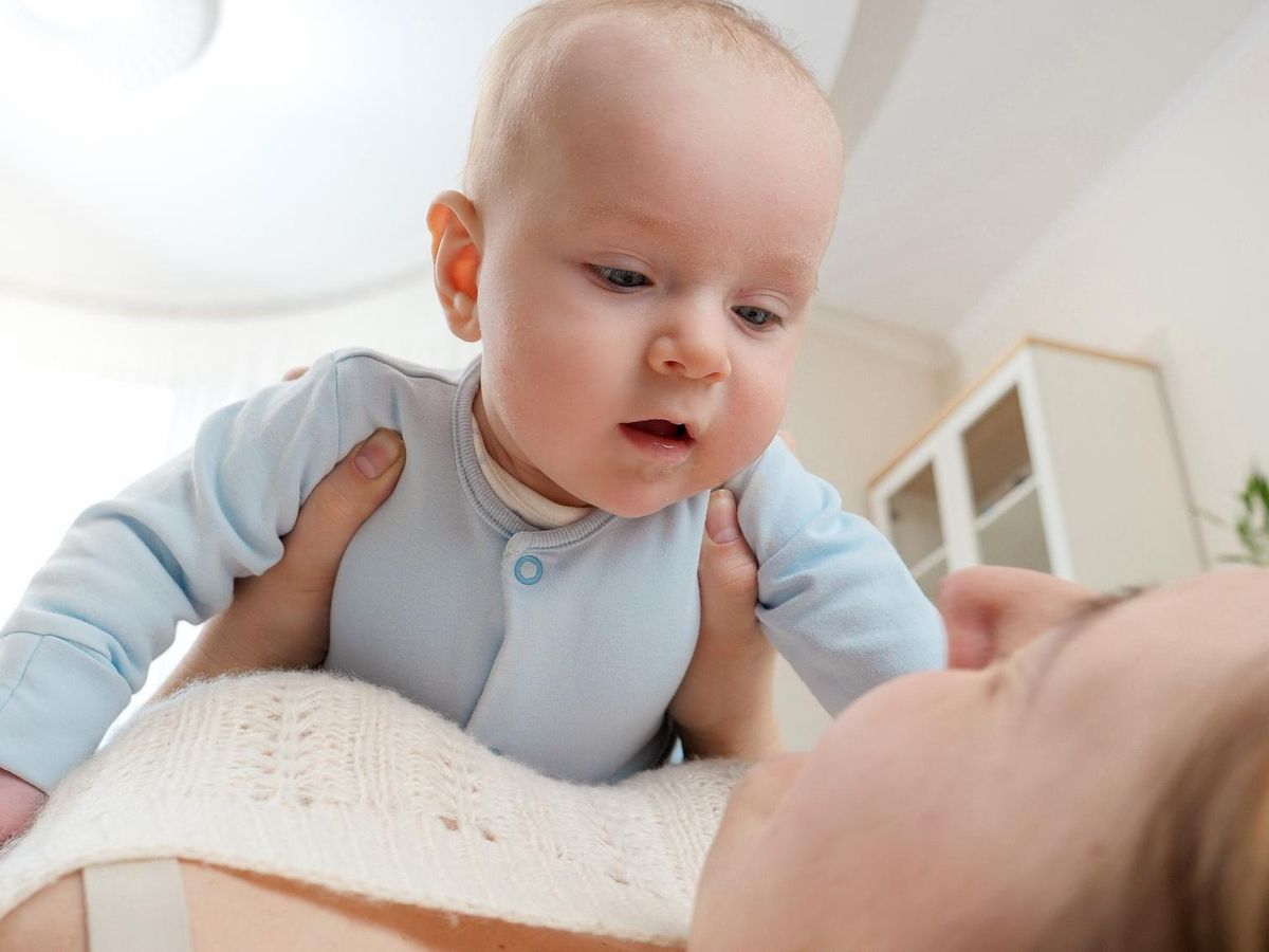 Jak wygląda skaza białkowa u niemowląt i jakie są jej objawy?